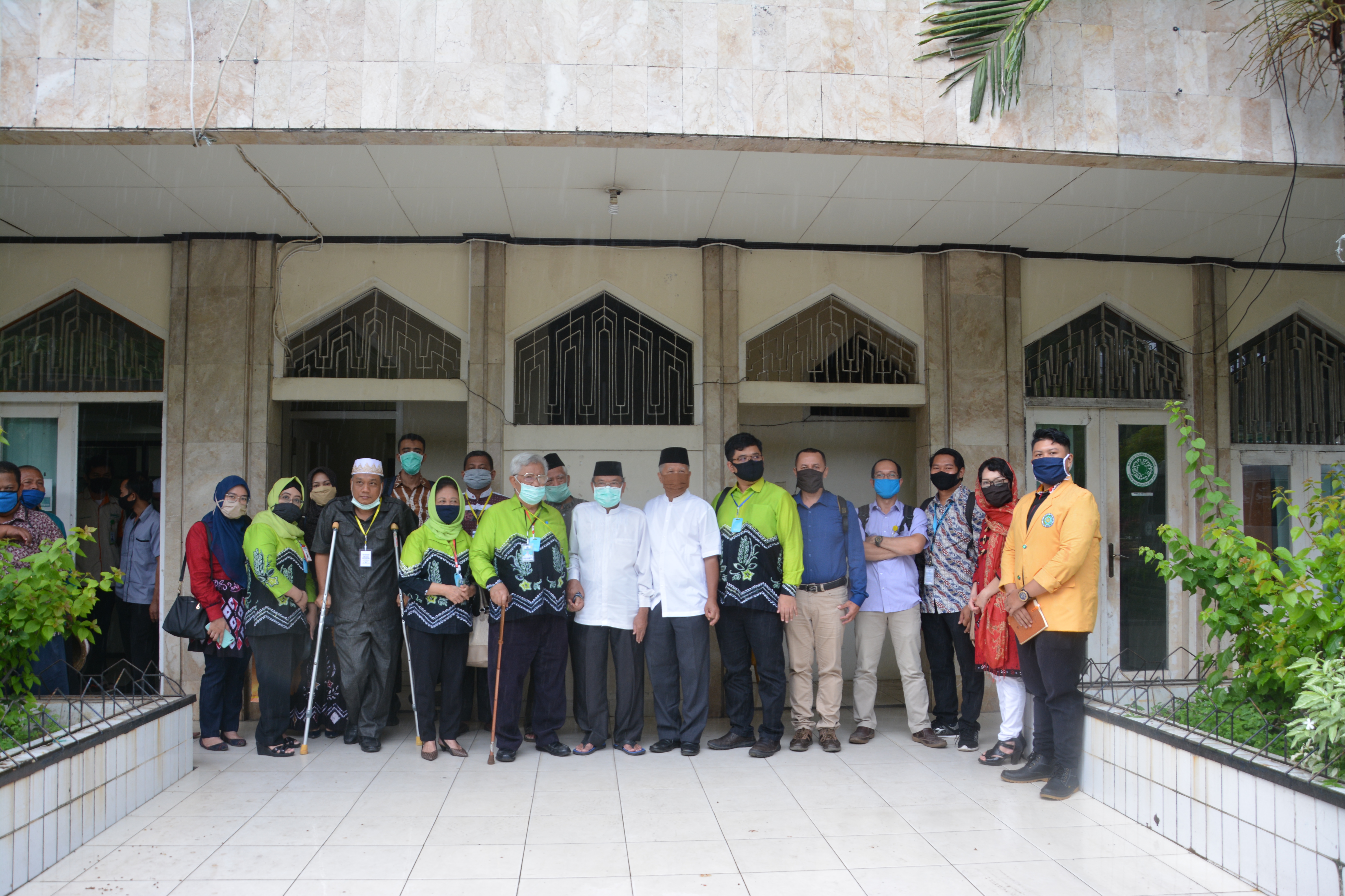 Penyerahan Gate Sanitizer kepada Masjid Sabilal Raya Muhtadin