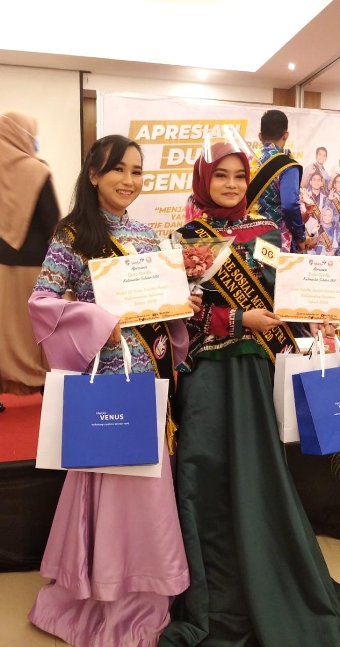 Universitas Sari Mulia meraih 2 penghargaan dalam ajang apresiasi Pemilihan Duta Genre Provinsi Kalimantan Selatan tahun 2020