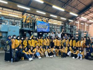 Field Trip Prodi Manajemen ke PT. Grafika Wangi Kalimantan dan Kampung Purun Banjarbaru